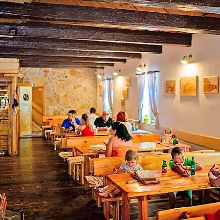 酒店 Magurka